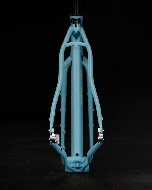 Bleaux over titanium, in vintage Flaanimal 3.0 livery. It’s a timeless aesthetic that will weather the salty San Fransisco air well. Happy New Flaanimal Day, Lucas!
#flaanimal
#rodeospork