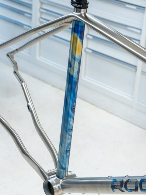 We’ve got a new chef in our anodizing lab: @benefieldesign , He’s been putting out some lovely work lately, and we just had to share this artistry that he did on a Flaanimal 6.0 Titanium. He was experimenting with technique when we all collectively paused and said “wait, that looks familiar”. Who knew that you could so clearly evoke Van Gogh on a titanium bicycle frame? We’ve officially been put on notice!
#rideexplorecreate