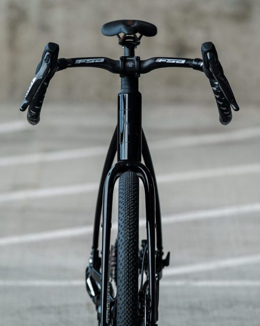 We interrupt our usual stream of color to remind everyone, including ourselves, that black is never the wrong non-color on a bike.
Happy New Bike Day, Jeremy!
#traildonkey
#gravelbike
#rodeowheels
#rodeospork