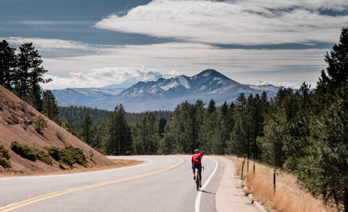 The initial miles are spent on a gradual climb. It's solid work, but it's best to eat you vegetables before desert. 