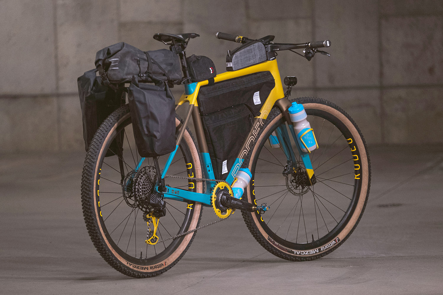 TD4 Switch Up 2.0 in flat bar bikepacking mode.