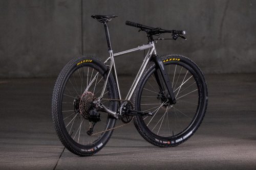 Flaanimal 5 Titanium switch-up gravel bike